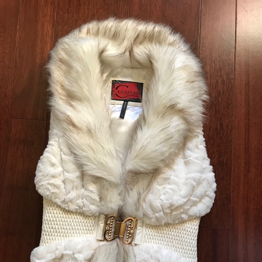 VERY POSH, SPECIAL OCCASION FAUX FUR VEST EUC